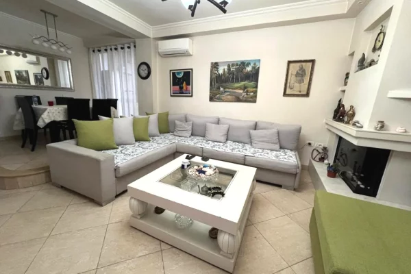 🏡APARTAMENTI NDODHET NE BLLOK, TEK LIBRI UNIVERSITAR.