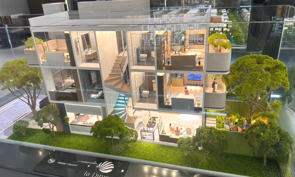 Shtepi ne shitje Vila Luksoze ne Durres, 4+1, Mobilimi Bosh, pa mobiluar, Pagesa 374,000  Euro.