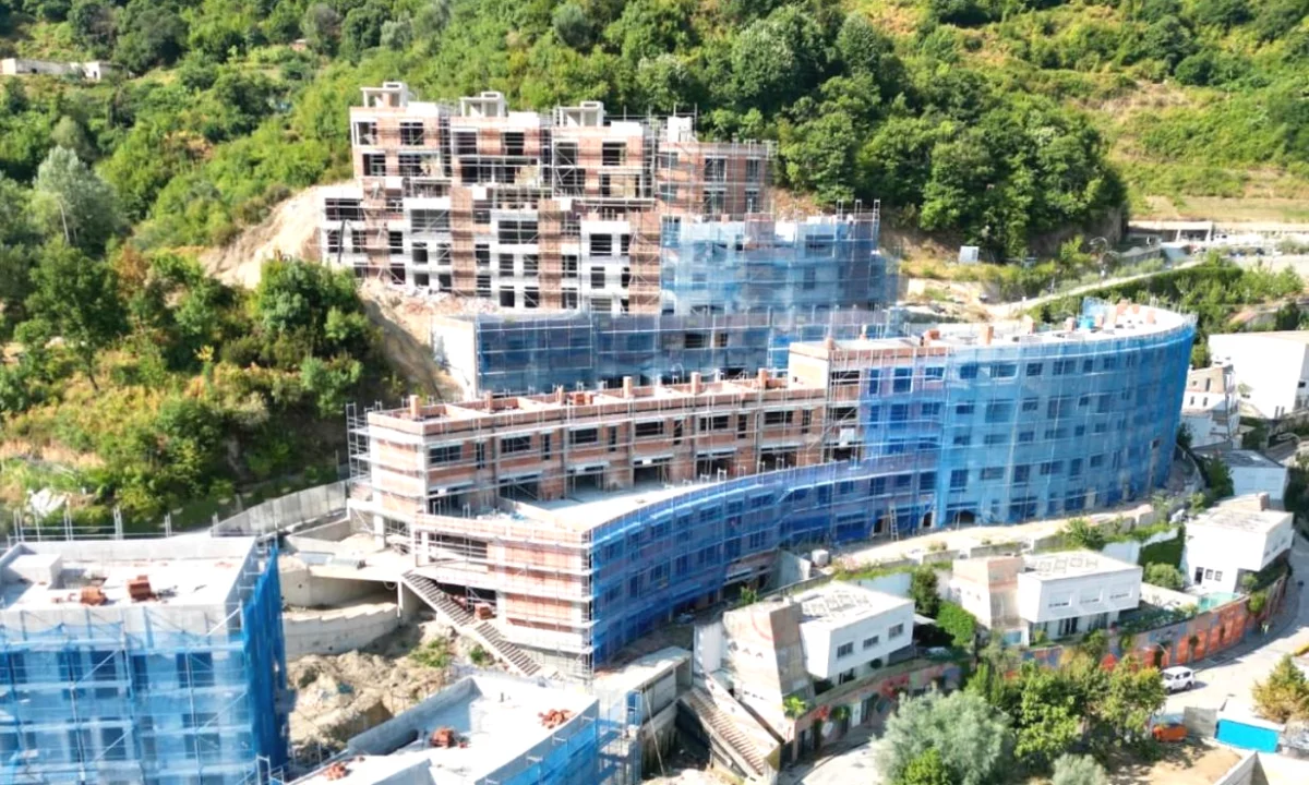 Shtepi ne shitje Apartament ne Tirane, 1+1, Mobilimi Bosh, pa mobiluar, Pagesa 135,600  Euro.