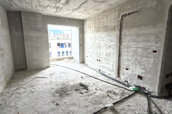 Shitet apartament 2+1, tek Kompleksi "Shehu Konstruksion" ne Paskuqan!​