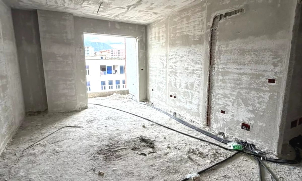 Shtepi ne shitje Apartament ne Tirane, 2+1, Mobilimi Bosh, pa mobiluar, Pagesa 88,337  Euro.