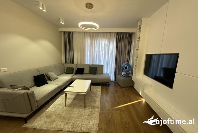 Shtepi me qera 2+1 ne Tirane - 1,200 Euro