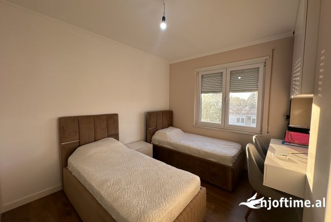 Shtepi me qera Apartament ne Tirane, 2+1, Mobilimi E mobiluar, Pagesa 1,200  Euro.