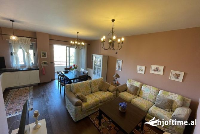 Shtepi me qera 2+1 ne Tirane - 900 Euro