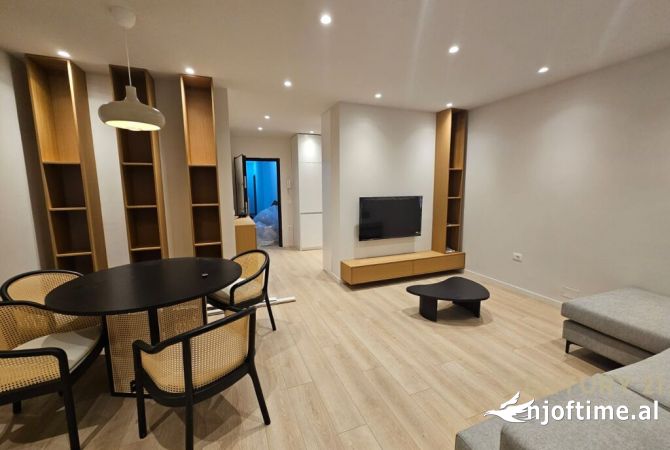 Shtepi me qera 2+1 ne Tirane - 700 Euro