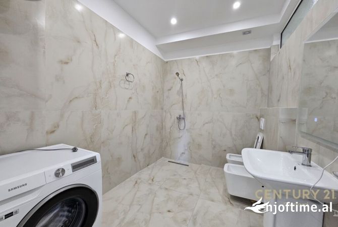 Shtepi me qera Apartament ne Tirane, 2+1, Mobilimi E mobiluar, Pagesa 700  Euro.