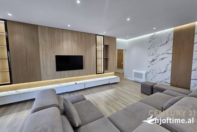 Shtepi me qera 2+1 ne Tirane - 700 Euro
