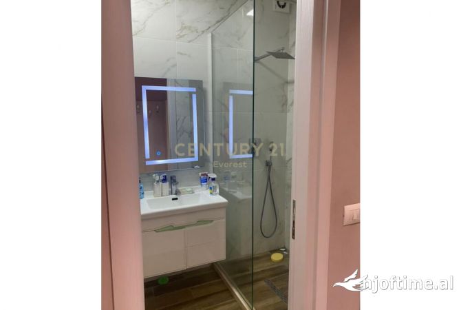 Shtepi me qera Apartament ne Tirane, 1+1, Mobilimi E mobiluar, Pagesa 700  Euro.