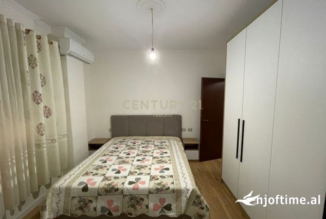 Shtepi me qera Apartament ne Tirane, 2+1, Mobilimi E mobiluar, Pagesa 800  Euro.