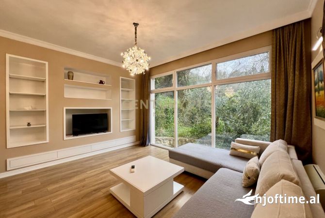 Shtepi me qera 2+1 ne Tirane - 800 Euro