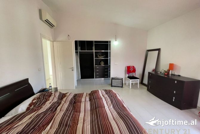 Shtepi me qera 3+1 ne Tirane - 1,500 Euro