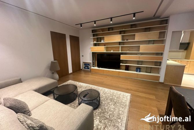 Shtepi me qera 2+1 ne Tirane - 2,000 Euro