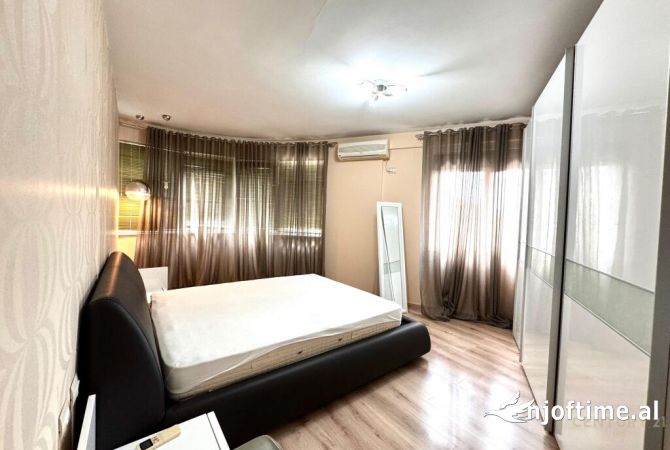Shtepi me qera Apartament ne Tirane, 2+1, Mobilimi E mobiluar, Pagesa 900  Euro.