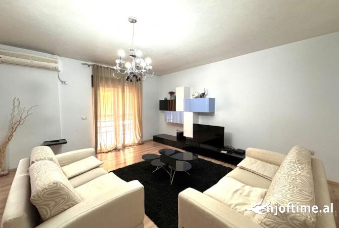 Shtepi me qera 2+1 ne Tirane - 900 Euro