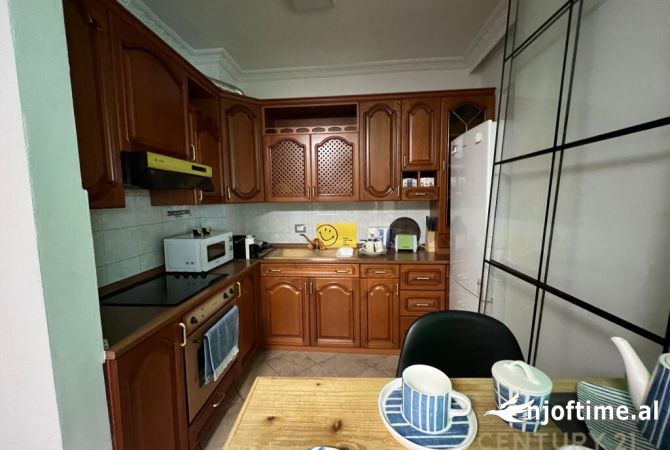 Shtepi me qera Apartament ne Tirane, 2+1, Mobilimi E mobiluar, Pagesa 750  Euro.
