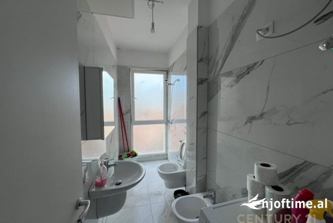 Shtepi me qera Apartament ne Tirane, 1+1, Mobilimi E mobiluar, Pagesa 650  Euro.