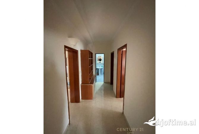 Shtepi me qera Apartament ne Tirane, 2+1, Mobilimi E mobiluar, Pagesa 550  Euro.