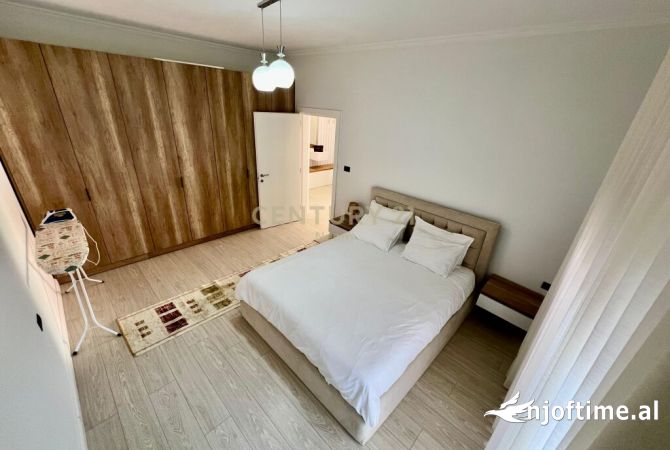 Shtepi me qera 2+1 ne Tirane - 950 Euro