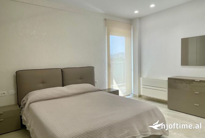 Shtepi me qera 2+1 ne Tirane - 2,000 Euro