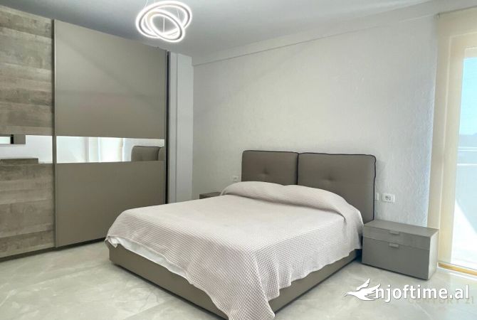 Shtepi me qera Apartament ne Tirane, 2+1, Mobilimi E mobiluar, Pagesa 2,000  Euro.