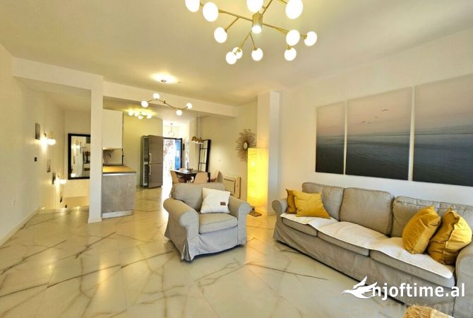 Shtepi me qera 2+1 ne Tirane - 800 Euro