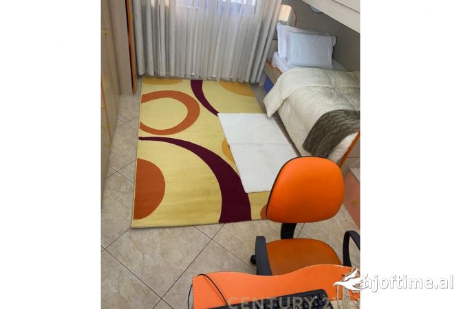Shtepi me qera Apartament ne Tirane, 2+1, Mobilimi E mobiluar, Pagesa 700  Euro.