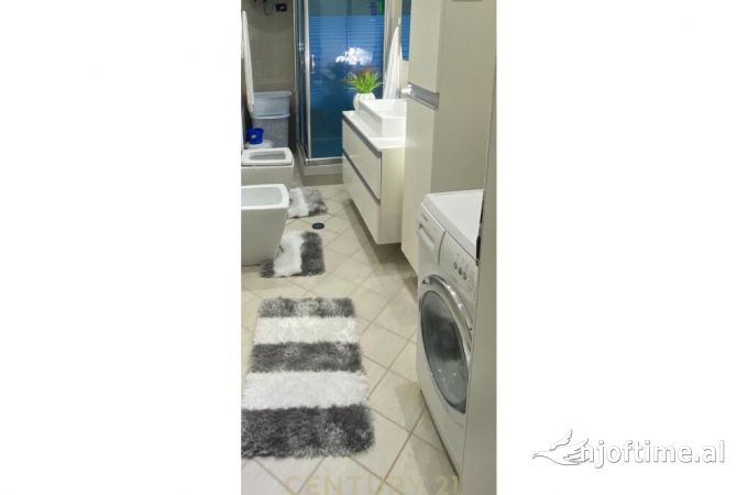 Shtepi me qera 2+1 ne Tirane - 700 Euro