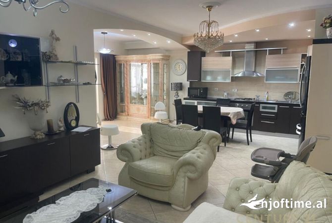 Shtepi me qera 2+1 ne Tirane - 700 Euro
