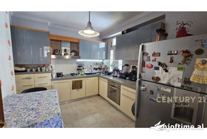 Casa in affitto 3+1 a Tirana - 1,000 Euro