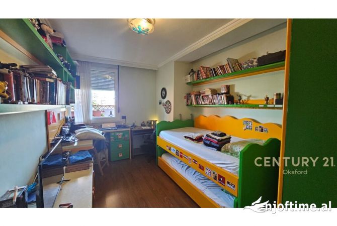 Shtepi me qera Apartament ne Tirane, 3+1, Mobilimi E mobiluar, Pagesa 1,000  Euro.