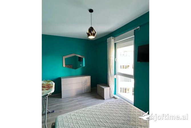 Shtepi me qera Apartament ne Tirane, 2+1, Mobilimi E mobiluar, Pagesa 700  Euro.