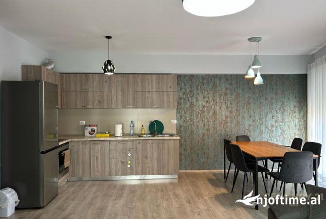 Shtepi me qera 2+1 ne Tirane - 700 Euro