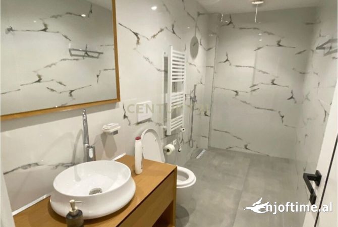 Shtepi me qera Apartament ne Tirane, 2+1, Mobilimi E mobiluar, Pagesa 1,300  Euro.