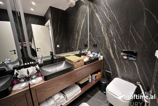 Shtepi me qera Apartament ne Tirane, 2+1, Mobilimi E mobiluar, Pagesa 1,700  Euro.