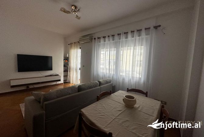 Shtepi me qera 1+1 ne Tirane - 700 Euro