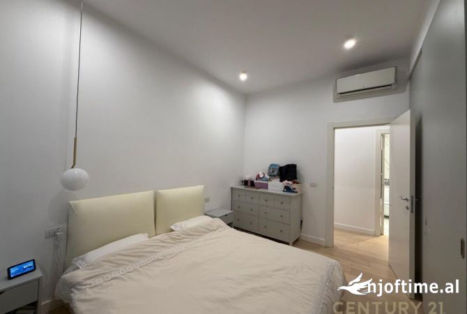 Shtepi me qera 2+1 ne Tirane - 2,000 Euro