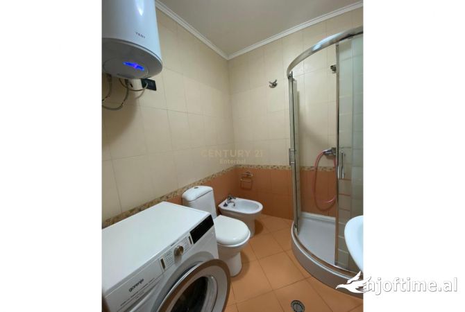 Shtepi me qera 2+1 ne Tirane - 800 Euro