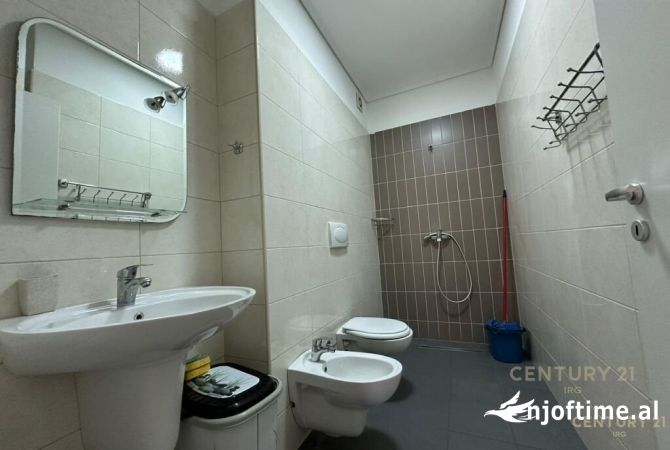 Shtepi me qera Apartament ne Tirane, 2+1, Mobilimi E mobiluar, Pagesa 820  Euro.