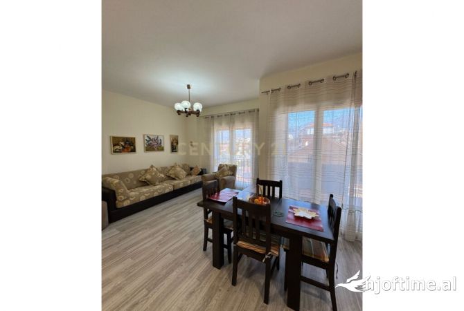 Shtepi me qera 2+1 ne Tirane - 650 Euro