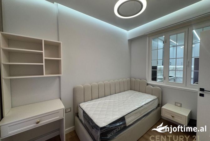 Shtepi me qera Apartament ne Tirane, 2+1, Mobilimi E mobiluar, Pagesa 1,000  Euro.