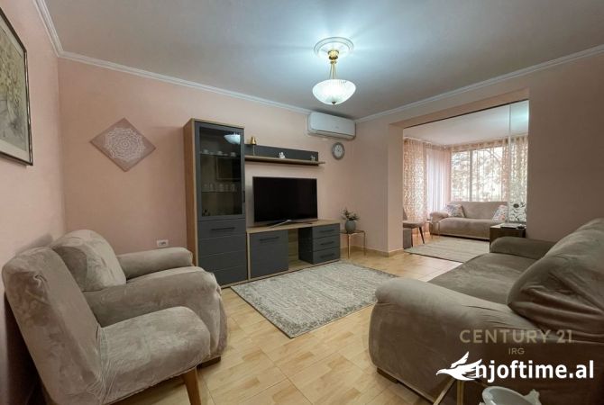 Shtepi me qera 2+1 ne Tirane - 650 Euro