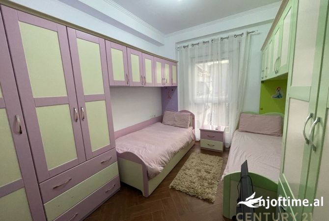 Shtepi me qera Apartament ne Tirane, 2+1, Mobilimi E mobiluar, Pagesa 600  Euro.