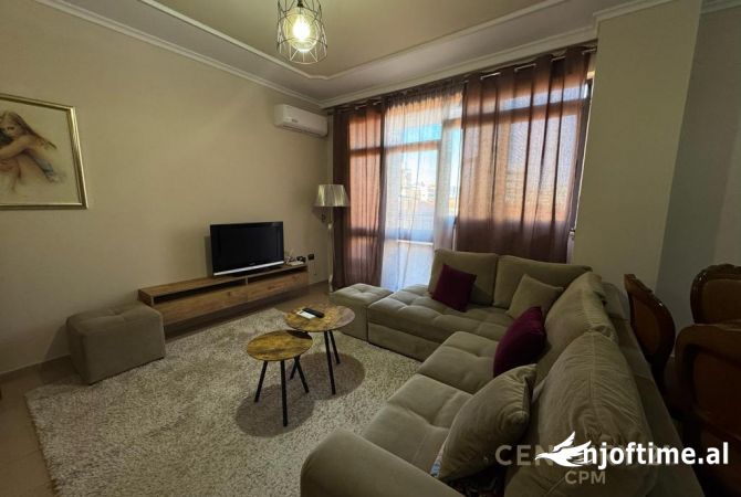 Shtepi me qera 2+1 ne Tirane - 700 Euro