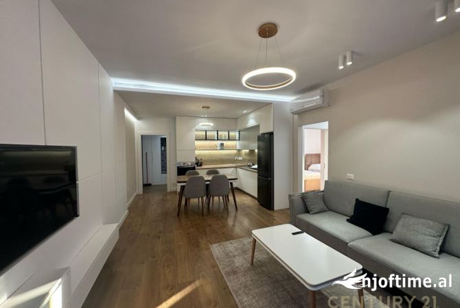Shtepi me qera 2+1 ne Tirane - 800 Euro
