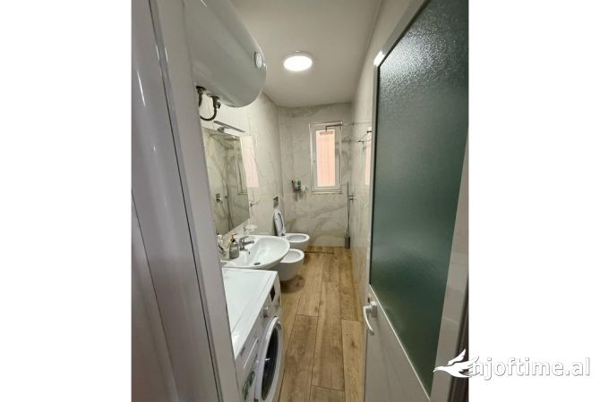 Shtepi me qera Apartament ne Tirane, 1+1, Mobilimi E mobiluar, Pagesa 650  Euro.