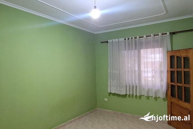 Shtepi me qera 2+1 ne Tirane - 40,000 Leke