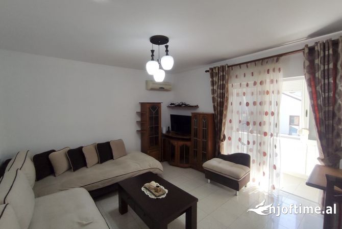 Shtepi me qera 2+1 ne Tirane - 700 Euro