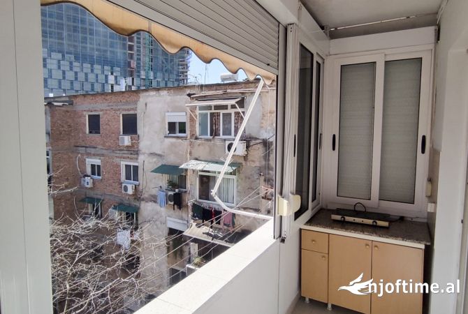 Shtepi me qera 2+1 ne Tirane - 700 Euro
