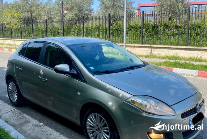Makina ne shitje ne Tirane - 4,500 Euro