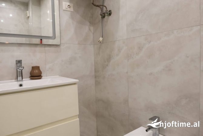 Shtepi me qera 2+1 ne Tirane - 600 Euro